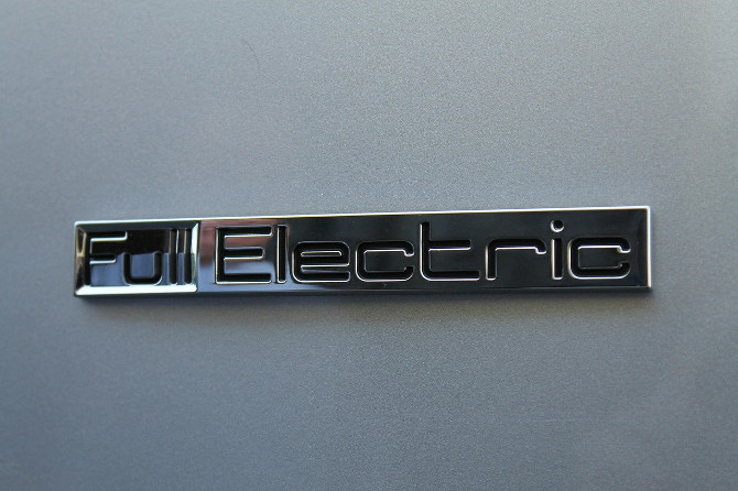 Detail Elektroauto: Mit Solarstrom geladen